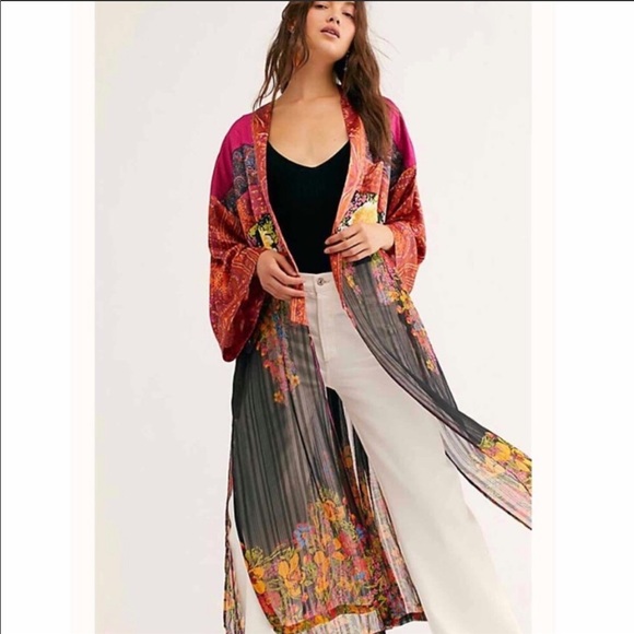 NEW *RARE* FREE PEOPLE "The Young Love" Kimono OS - Picture 2 of 9